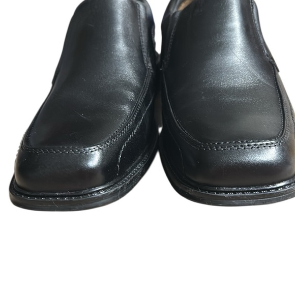 Dockers black leather slip on shoes, sz 10 W, flaw, two tiny scuff marks ,video - Picture 10 of 13